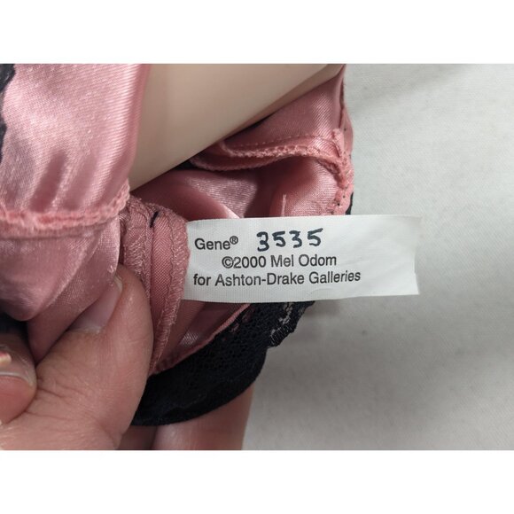 Gene Marshall Little Black Dress Fashion Doll + COA, booklet, stand and box, - Picture 8 of 10